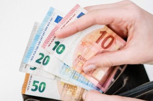 什么是老凤祥T？老凤祥T在品牌相关金融分析中有何意义？